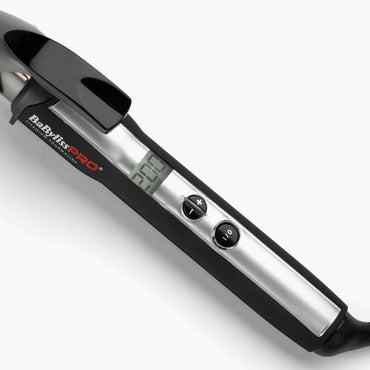 Le fer à boucler BaBylissPRO Curl Definer + 25 mm est l’outil idéal pour réaliser des boucles naturelles, rebondies et longue tenue.