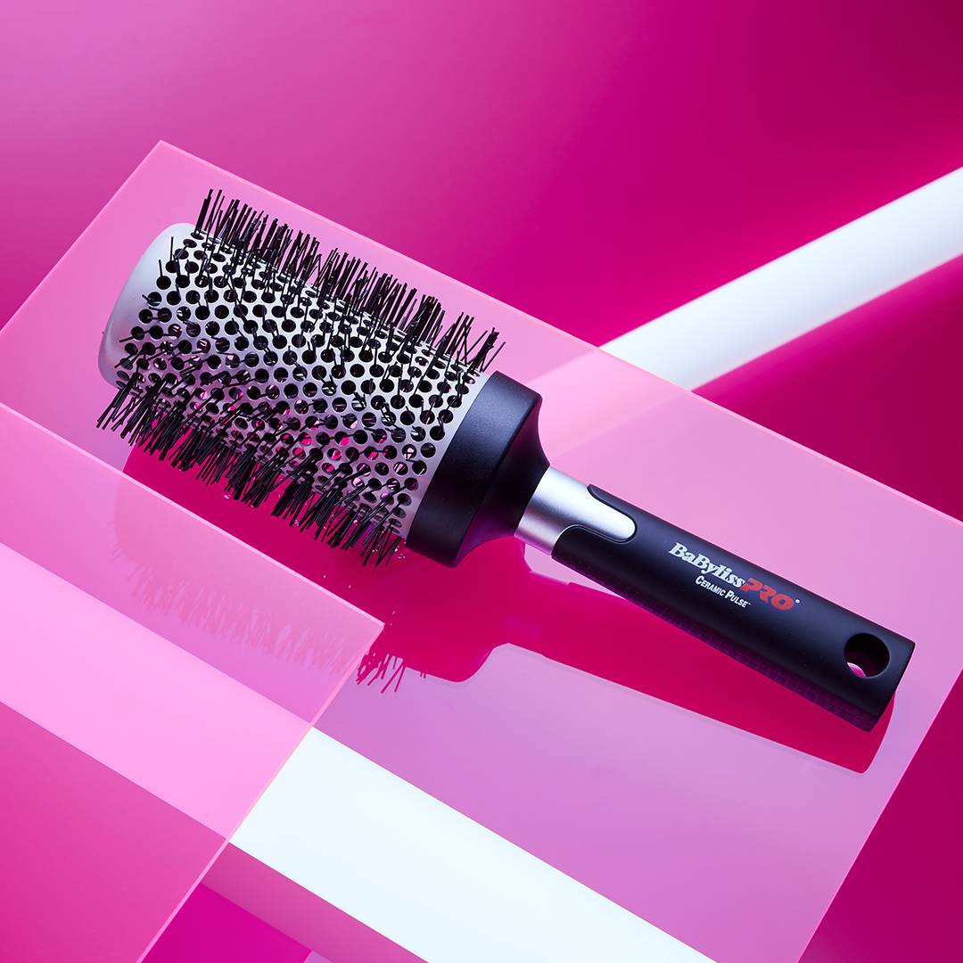 Brosse BaBylissPRO 52 mm utilisée pour volume et brushing