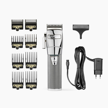 La tondeuse professionnelle BaBylissPRO CHROMFX offre puissance, précision et robustesse grâce à son moteur digital haute performance et ses lames en acier japonais.