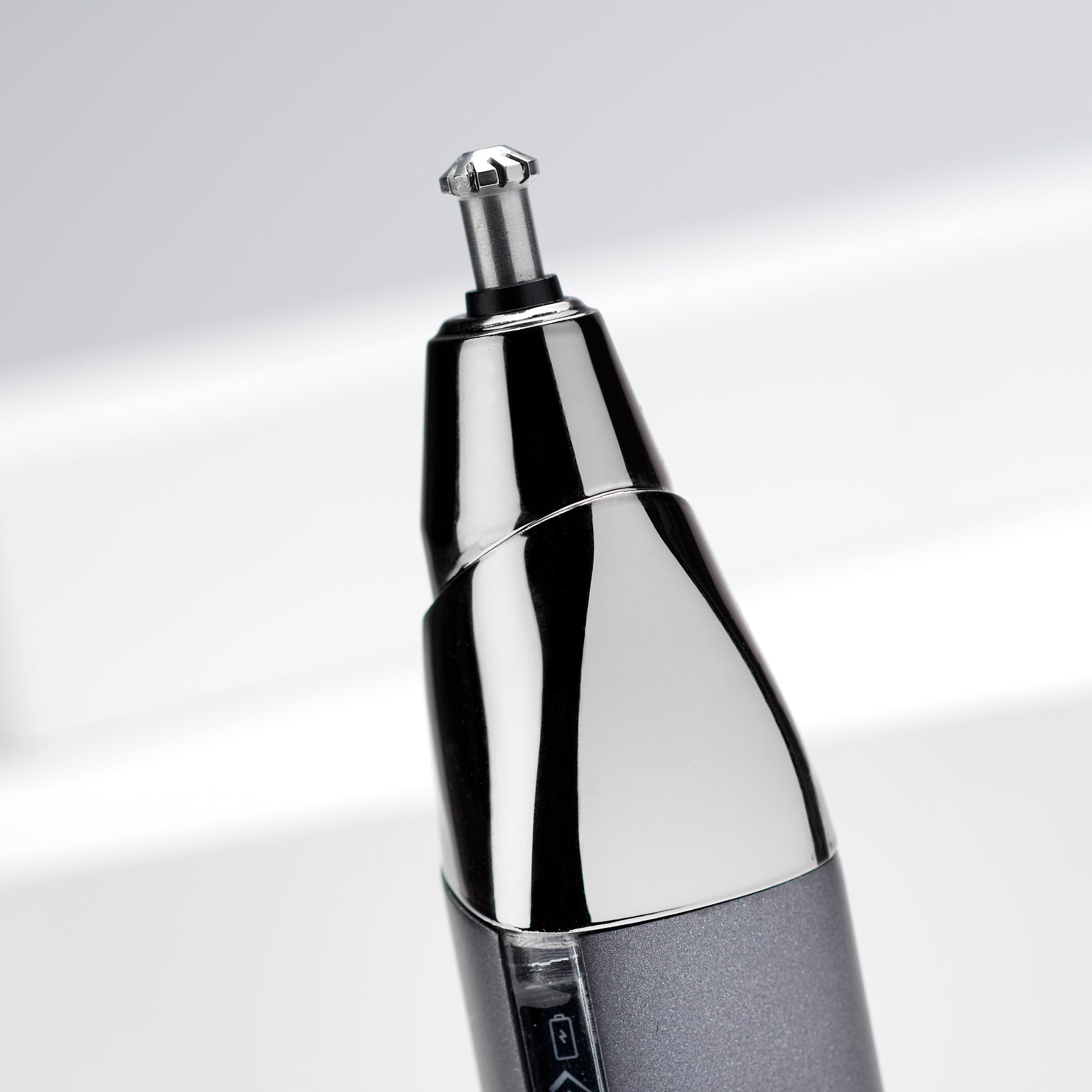 BaByliss Super-X Metal 15-en-1 zoom sur les lames en acier japonais, coupe précise dès 0,2 mm