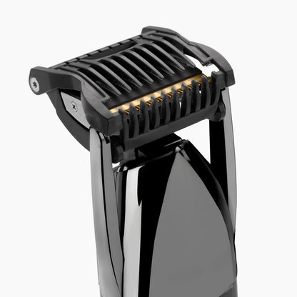 Tondeuse barbe BaByliss Super-X Metal Black Edition vue rapprochée premium, écran digital et réglages précis pour un contrôle optimal