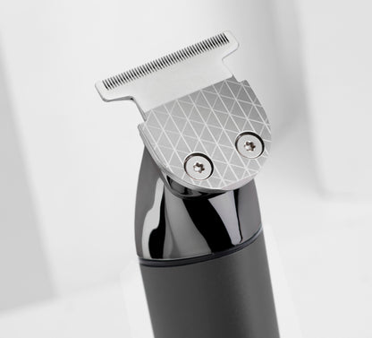 BaByliss Super-X Metal Black Edition zoom sur les lames en titane, glisse douce et précision sur barbes denses